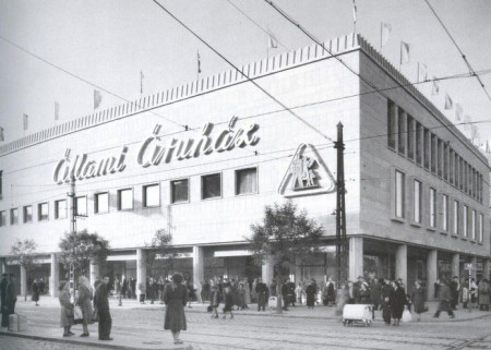 Újpest Department Store' (ex: State Department Store)