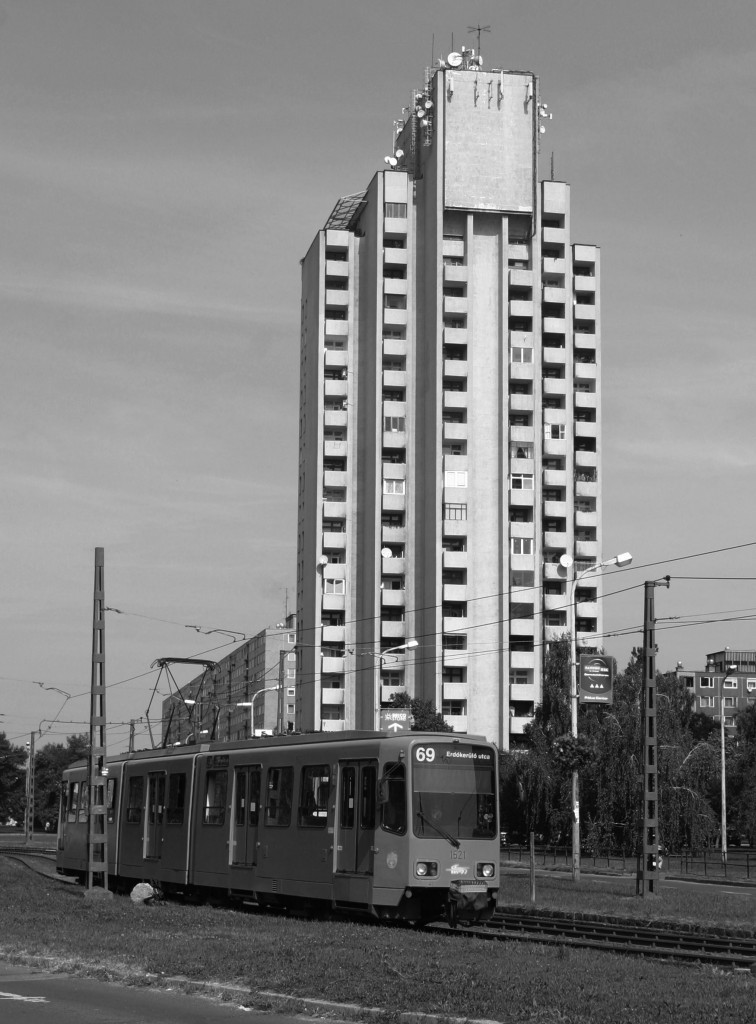 Ùjpalota 'Watertower' building